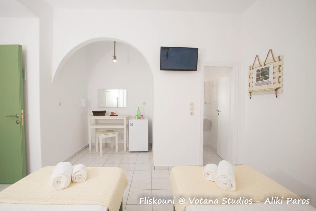 Votana Studios Alikí Habitación foto