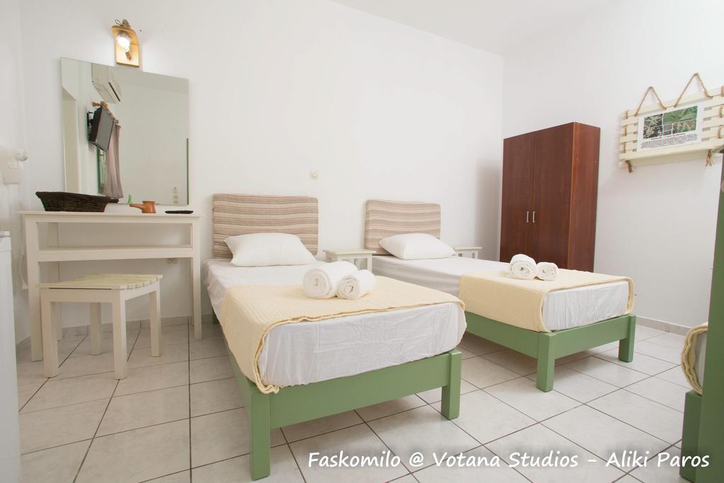 Votana Studios Alikí Habitación foto